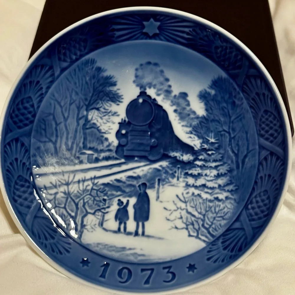 Royal Copenhagen 1973 , titled 